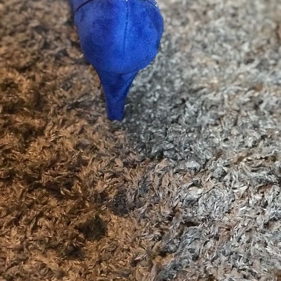 Size 11 Royal Blue Pump - Picture 4 of 7